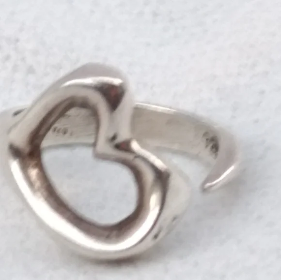 Vintage Mid-Century Modern Sterling Silver Heart Ring- 6.5 - Picture 4 of 5